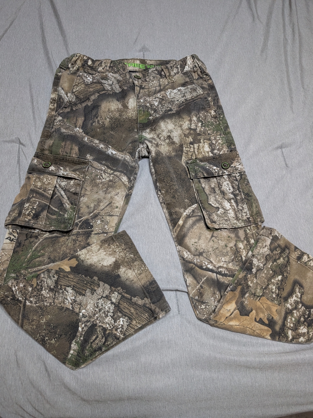 Realtree Kids Camo Cargo Pants - Youth Large